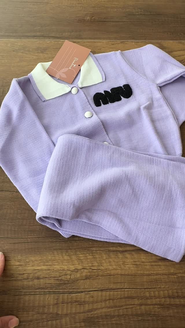 وين محبين لون الموڤ Sizes 3/4y